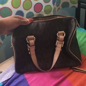 Medium Michael Kors Satchel w/ Dustbag